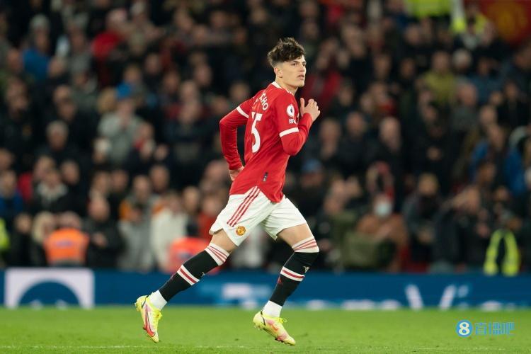  那不勒斯替补奇兵建功逆转战胜领头羊